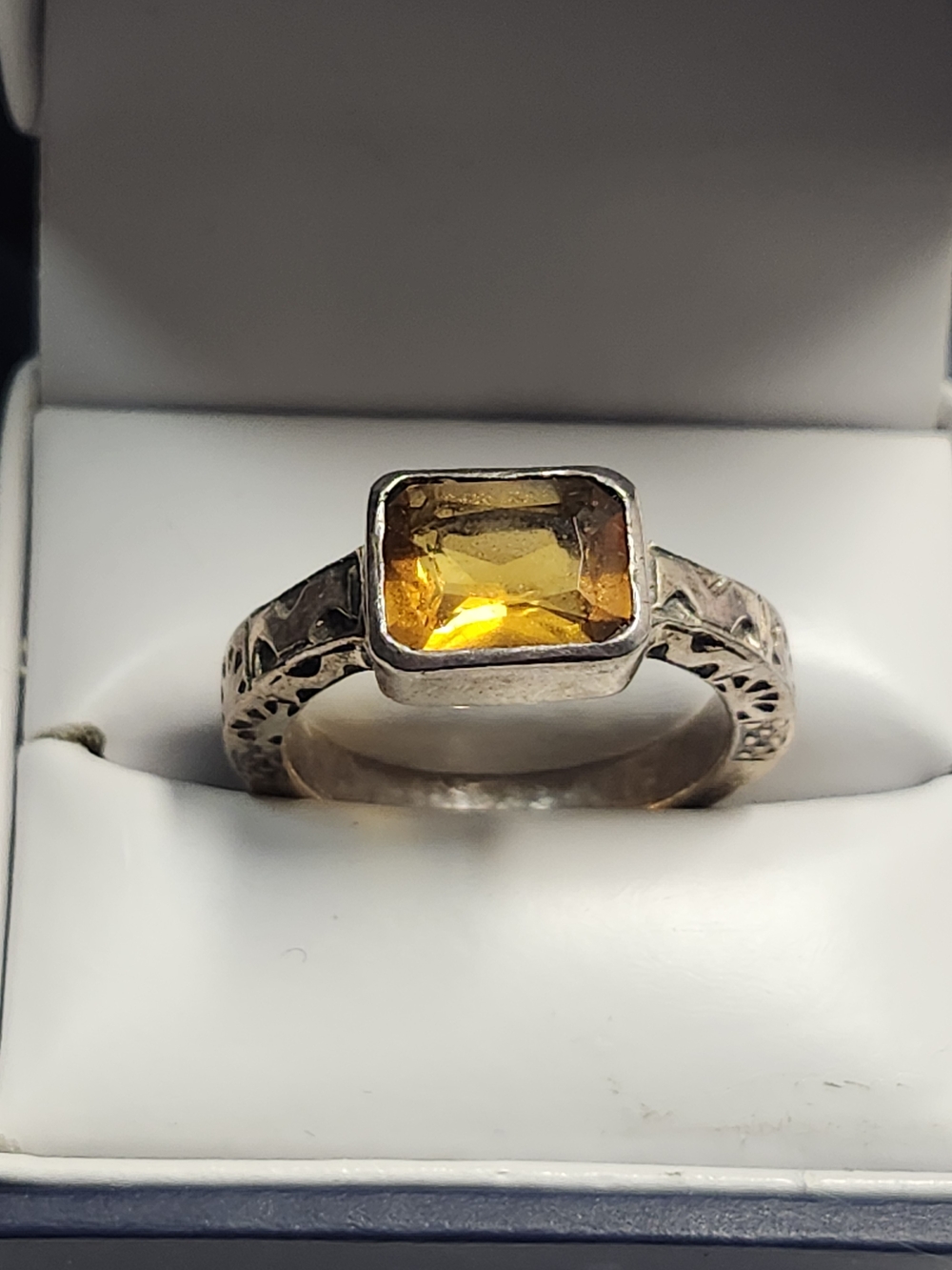 Sterling Silver Ring Size 6.5 Orange Center Glass Stone